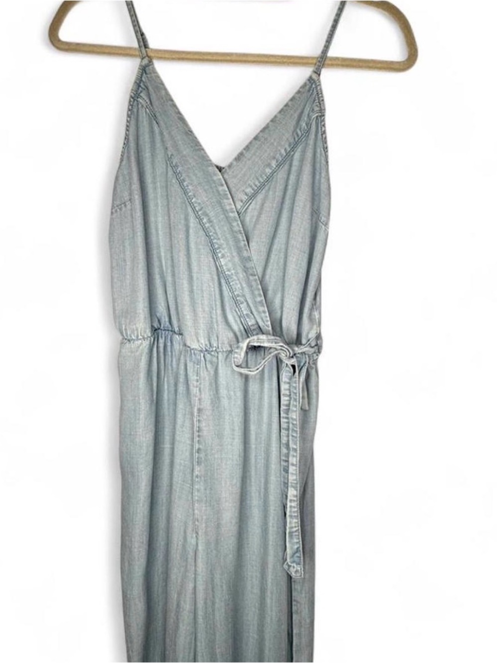 Vince Camuto Light Wash Denim Jumpsuit.Size XS. Roomy and very comfy, super soft - Picture 3 of 6